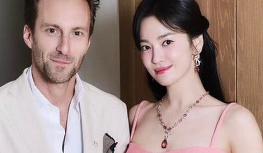 Song Hye Kyo tóc dài chính là "chân ái", nhìn trẻ như ngoài 20