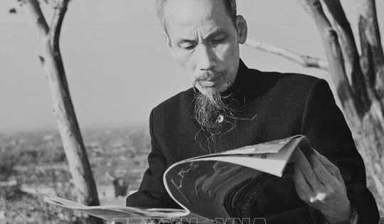 Chủ tịch Hồ Chí Minh - nhà báo lớn, người thầy vĩ đại của báo chí cách mạng Việt Nam