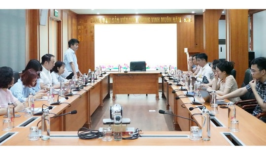 Kiểm tra đột xuất các cơ sở sản xuất buôn bán thuốc y dược cổ truyền tại Nghệ An