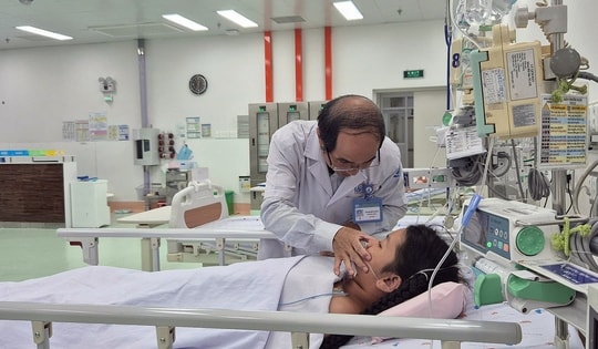 Kịp thời cứu sống bé gái mất máu nghiêm trọng vì sốt xuất huyết