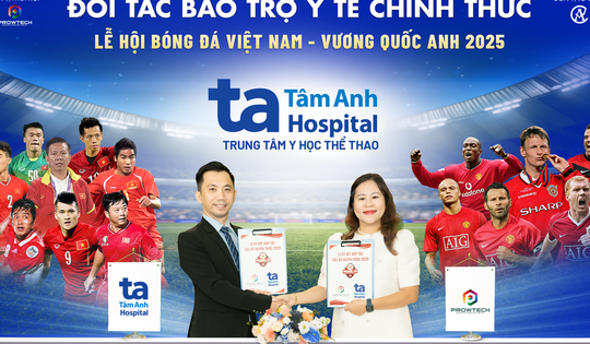 Loạt huyền thoại Manchester Reds được BVĐK Tâm Anh chăm sóc y tế khi đến Việt Nam