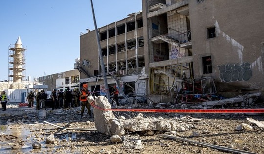 Iran đáp trả dữ dội sau khi 3 cơ sở hạt nhân bị tấn công, khiến ít nhất 86 người Israel bị thương