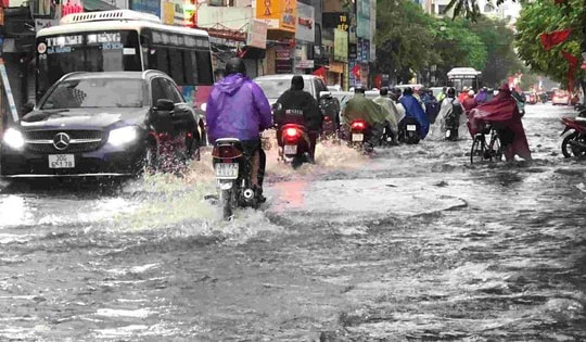 Mưa sầm sập chưa kết thúc, miền Bắc lại sắp đón đợt mưa lớn nối tiếp