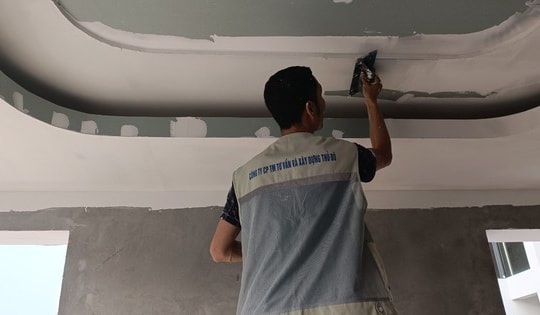 Đây mới là cách xử lý vết sơn tường cũ trước khi sơn mới