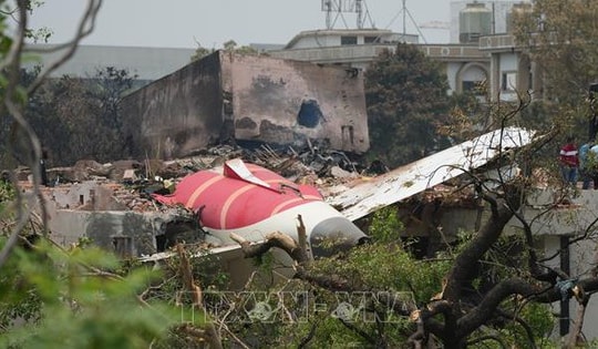 Vụ rơi máy bay ở Ấn Độ: Trên 250 nạn nhân đã được nhận dạng