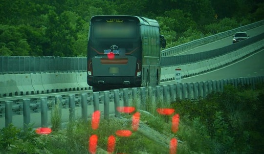 Tài xế chạy 'xé gió' trên cao tốc bị phạt 13 triệu, trừ 4 điểm GPLX