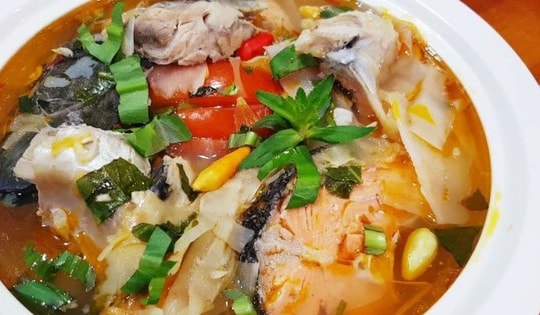 Cách nấu canh chua cá hồi không tanh, siêu bổ dưỡng