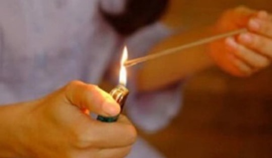 3 khung giờ đẹp thắp hương ngày mai - mùng 1 tháng 6 âm lịch 2025 để khẩn cầu linh ứng