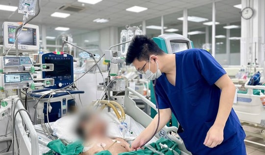 Người đàn ông nhiễm khuẩn huyết nặng, tiên lượng nguy kịch do mắc sai lầm khi chữa đau khớp