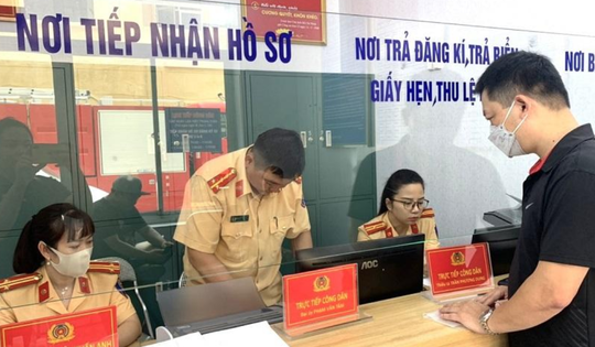 Làm đăng ký xe diễn ra nhanh gọn, tiết kiệm thời gian cần thực hiện theo trình tự, thủ tục này