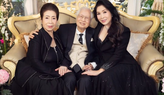 Bố mẹ NSND Hồng Vân rạng rỡ bên con cháu trong hình ảnh kỉ niệm 60 năm ngày cưới