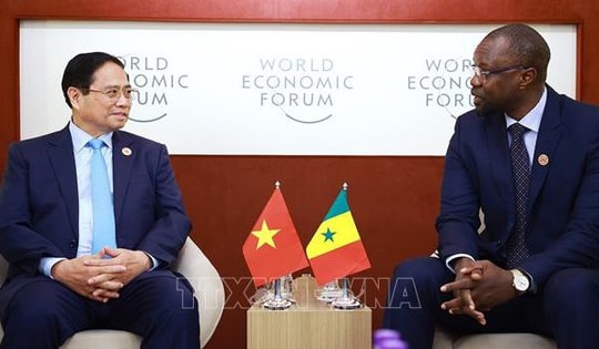 Thủ tướng Phạm Minh Chính gặp Thủ tướng Senegal nhân dịp dự WEF 16