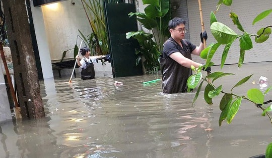 Hàng loạt tuyến phố ở Hà Nội có nguy cơ ngập do mưa lớn sáng nay