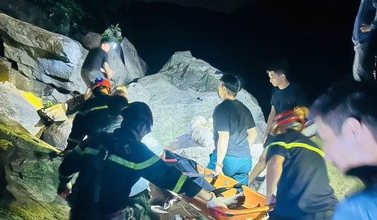 Đuối nước ở điểm du lịch tự phát, một người tử vong thương tâm