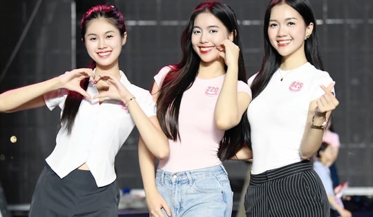 Thí sinh miệt mài tập luyện tới nửa đêm cho chung kết Hoa hậu Việt Nam