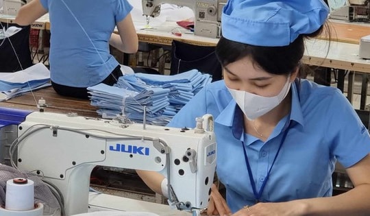 Công đoàn đề xuất mức tăng lương tối thiểu vùng gấp 2 - 3 lần mức tăng của giới chủ