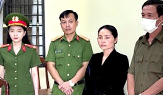 Bắt nữ giám đốc sản xuất lượng lớn cao trị xương khớp, thảo dược trị bệnh dạ dày... giả