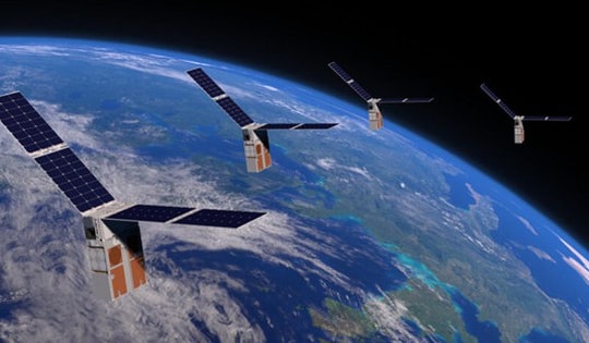 Các vệ tinh trong không gian có thể hỏng nặng khi tiểu hành tinh va chạm với Mặt Trăng