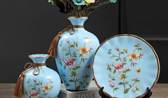 Cách sử dụng lọ hoa gốm nghệ thuật để trang trí nhà, giúp không gian sống của bạn đẹp, tươi mới, hài hòa và đầy sức sống