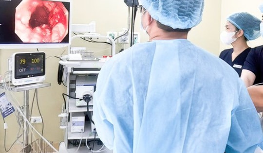 Phát hiện hàng trăm polyp bám chi chít trong ruột nam sinh 17 tuổi từ dấu hiệu nhiều người Việt bỏ qua