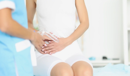 U nang nước buồng trứng ở chị em có nguy hiểm không?