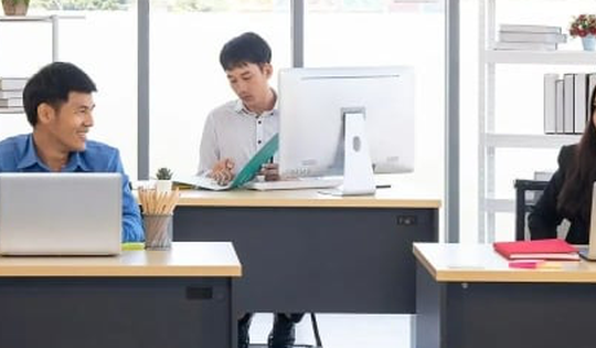 Xu hướng lạ của giới trẻ thất nghiệp Trung Quốc: Trả tiền để giả vờ làm việc