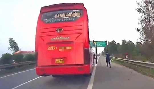 Dừng xe đón khách trên cao tốc Nội Bài - Lào Cai, tài xế đối mặt án phạt hàng chục triệu đồng