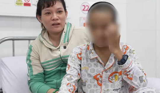 Người mẹ kể lại giây phút con trai 13 tuổi đột quỵ lúc sáng sớm