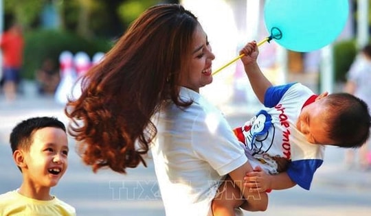 Ngày Gia đình Việt Nam (28/6): Khi yêu thương mạnh hơn bạo lực