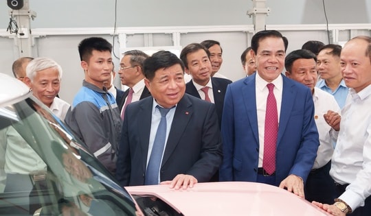 Phó Thủ tướng dự lễ khánh thành nhà máy sản xuất ô tô điện VinFast Hà Tĩnh