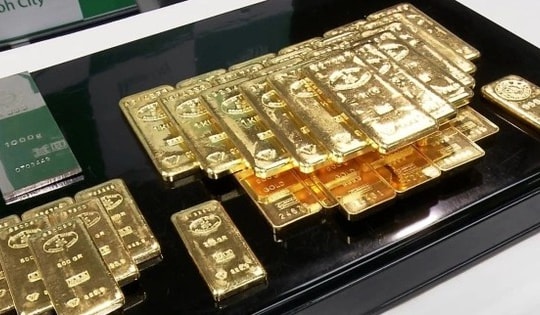 Cụ ông nói gì khi tặng 20kg vàng trị giá 60 tỷ đồng cho thành phố?