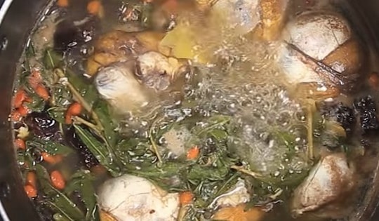 Cách làm trứng vịt lộn hấp bia và rau răm thơm ngon, bổ dưỡng