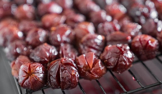 Tranh thủ đang mùa quả mận chín, làm ngay món mận ‘ngon bá cháy’ này