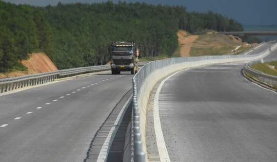 Cao tốc Vạn Ninh - Cam Lộ qua Quảng Trị trước ngày thông xe kỹ thuật