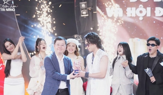 Cover hits 'Dấu mưa' của Trung Quân, Thanh Thụy 'vượt mặt' con gái NSƯT Võ Hoài Nam giành quán quân 'Điểm hẹn tài năng'