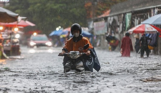 Mưa lớn tiếp diễn ở khu vực Bắc Bộ, nhiều nơi nguy cơ lũ lụt