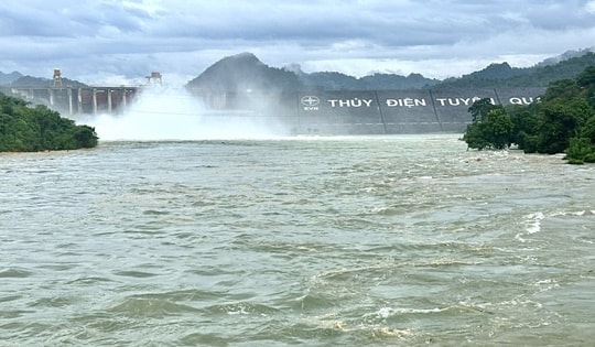 Đóng 1 cửa xả đáy thủy điện Tuyên Quang để đảm bảo an toàn cho hạ du