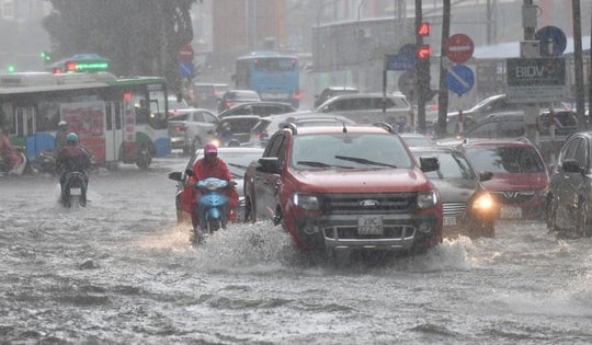 Mưa lớn xối xả, Bộ Nông nghiệp và Môi trường hướng dẫn kỹ năng ứng phó