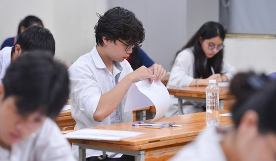 Đề Toán, Tiếng Anh thi tốt nghiệp THPT gây 'choáng', Bộ GD&ĐT giải thích