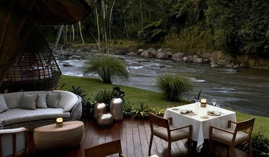 Thực hư nhà có suối chảy phía sau dẫn đến tán tài, không tốt cho gia chủ