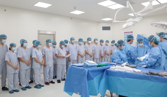 Nghĩa cử cuối cùng của người cho chết não mang lại cuộc đời mới cho 5 người bệnh