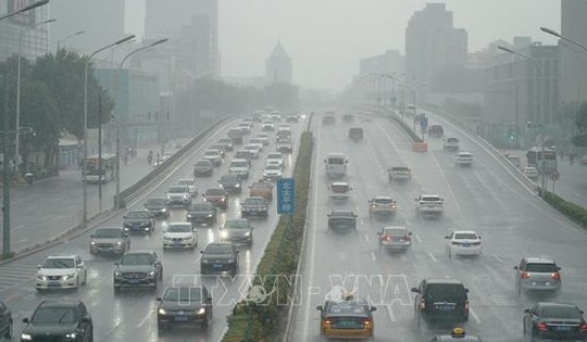 Thủ đô Trung Quốc phát cảnh báo lũ lụt và lở đất do mưa lớn