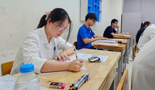 Đề thi tốt nghiệp THPT 2025 mang đến những gợi ý vàng cho học sinh năm tới