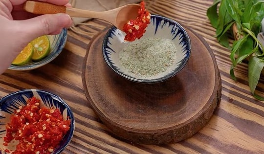 Cách làm muối rau răm thơm lừng chấm gì cũng ngon