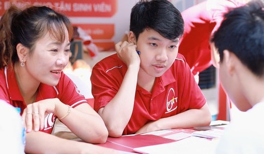 Làm sao để tối ưu hóa cơ hội trúng tuyển khi điểm thi tốt nghiệp THPT 2025 không như kỳ vọng?