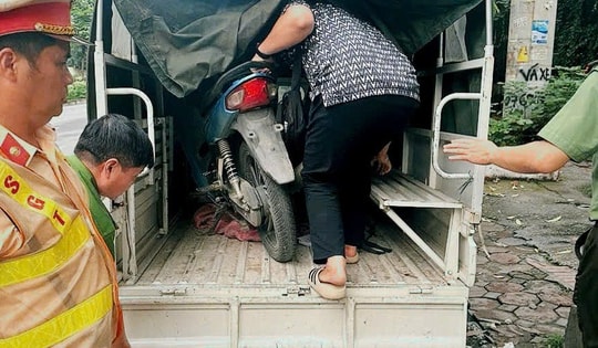 Trộm xe từ Nghệ An, thiếu niên 15 tuổi bị bắt ở Hà Nội vì không mũ, không biển