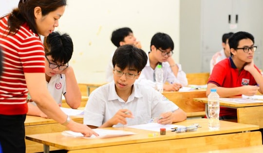 Thủ khoa lớp 10 của Hà Nội năm 2025 học trường THCS nào?