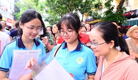 Hà Nội công bố điểm thi lớp 10, thí sinh cần làm gì tiếp theo?