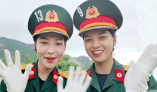 Duyên gặp gỡ của hai nữ chiến sĩ tên Linh trên thao trường diễu binh