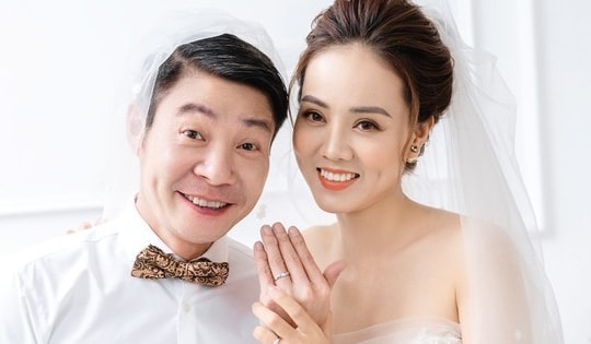 Vợ trẻ của NSND Công Lý bức xúc về tin đồn đã có một đời chồng